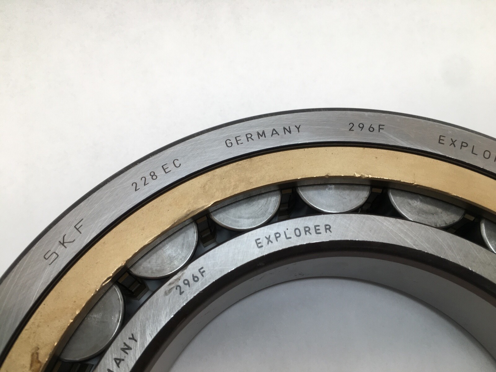 SKF NU-228-ECML Cylindrical Roller Bearing 140x250x42 mm NU228ECML NU228 Germany