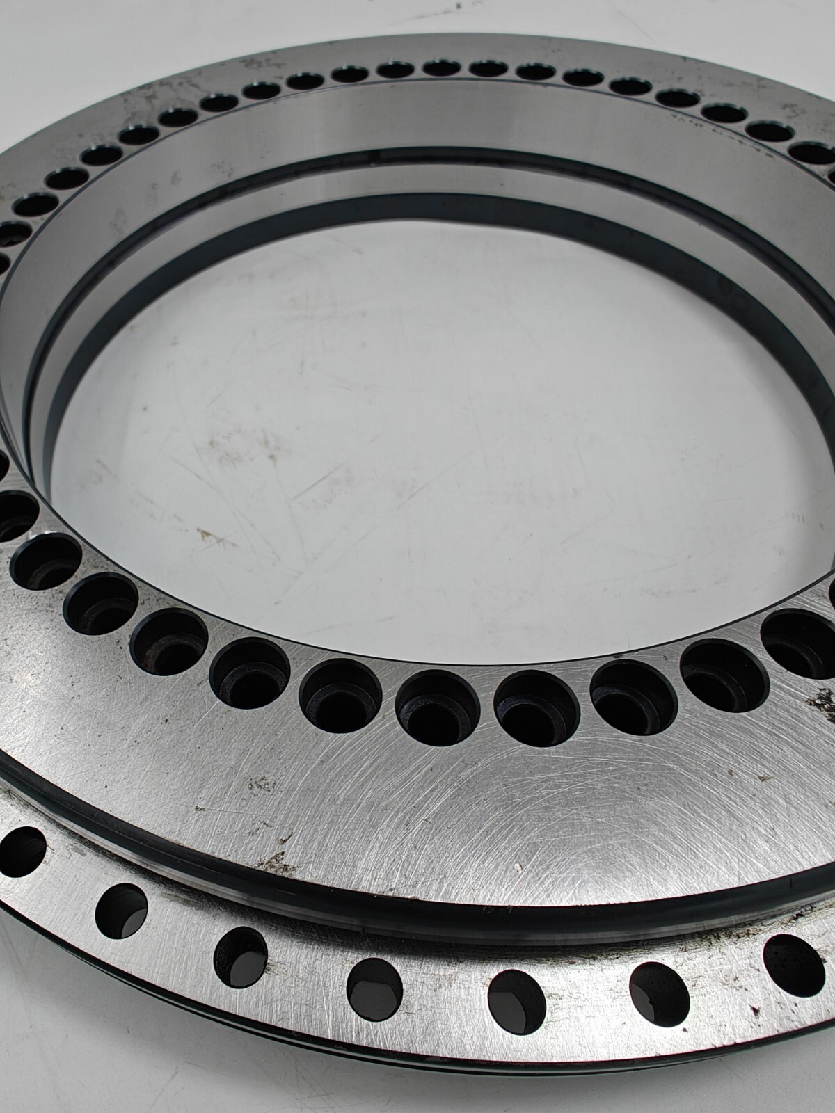 YRT 200 C INA AXIAL/RADIAL Rotary Turn Table Bearing 200x300x45mm Minor Damaged