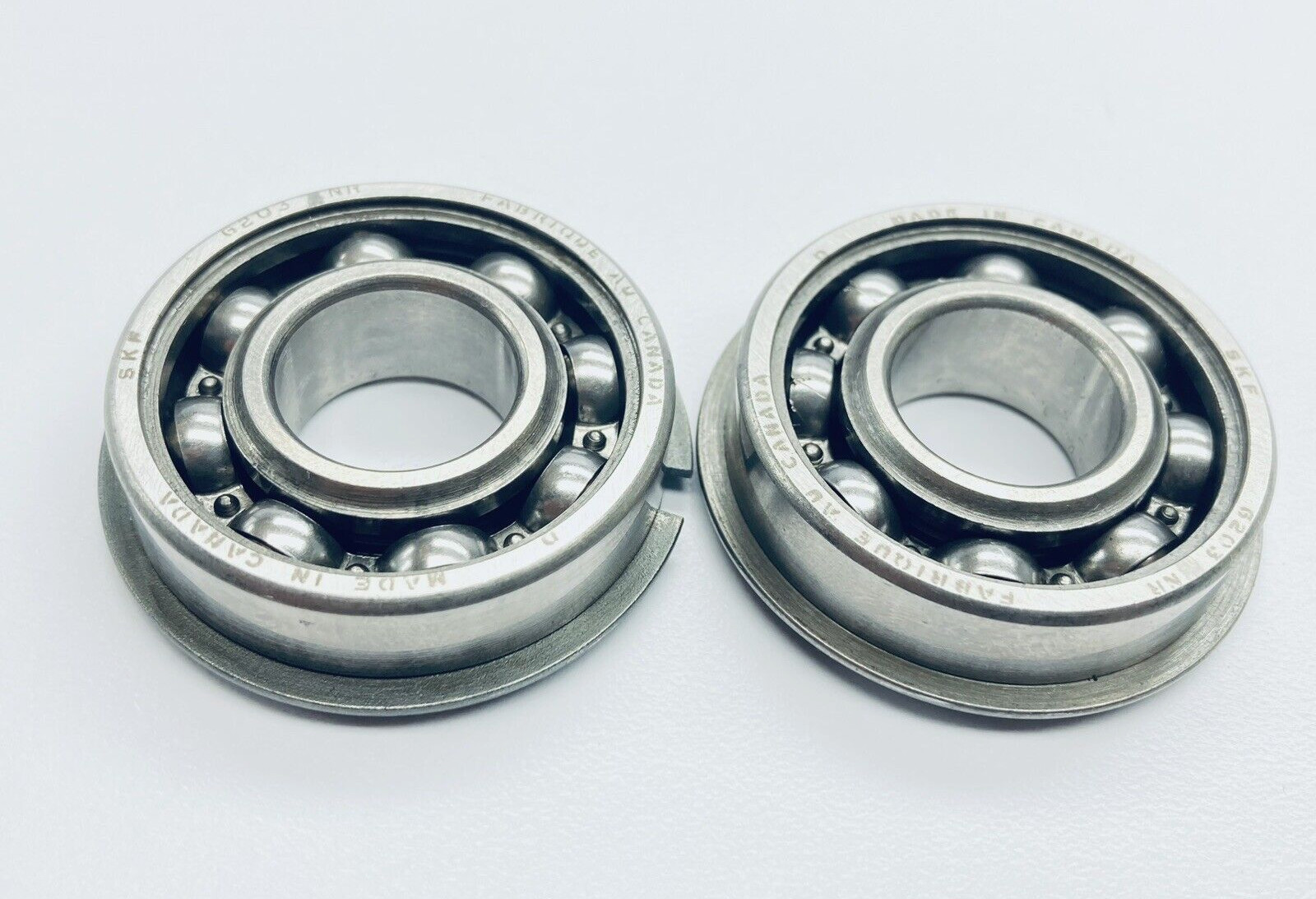UNUSED SKF 6203 NR DEEP GROOVE BALL BEARING 17mmID 40mmOD 12mmW