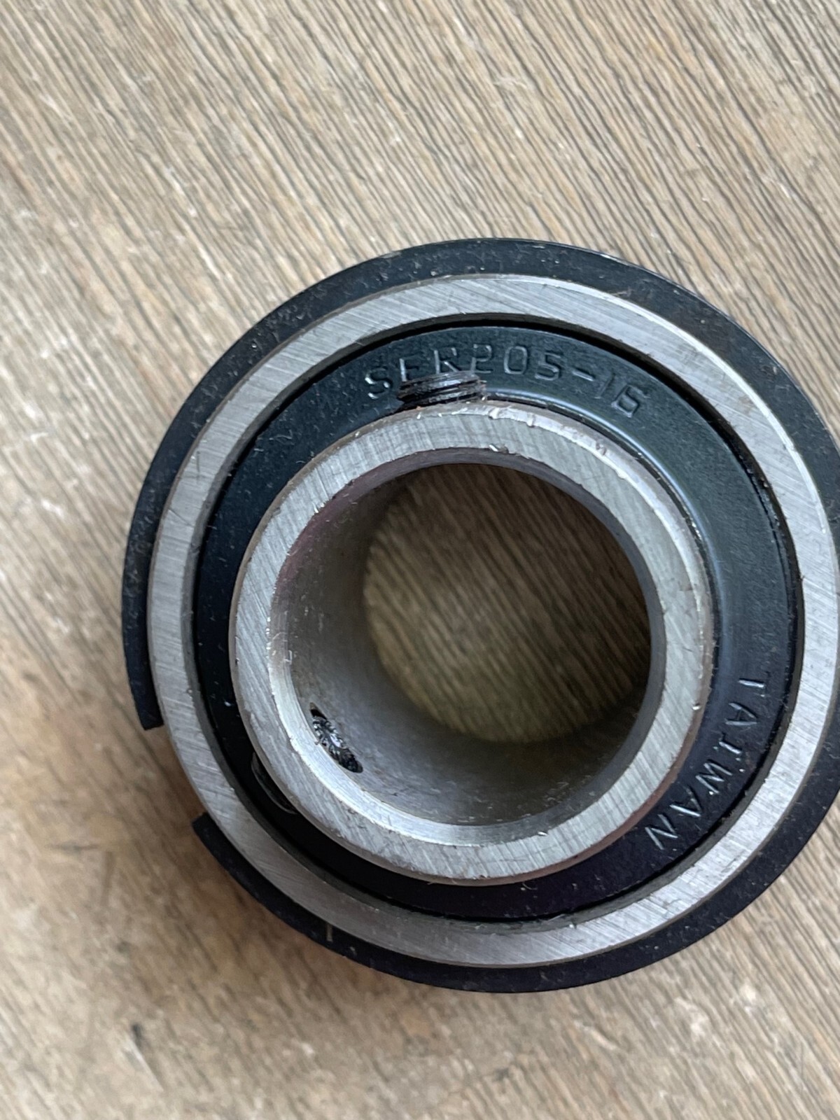 CONSOLIDATED BEARINGS SER205-16 BEARING WITH SNAP RING 1″ BORE NEW