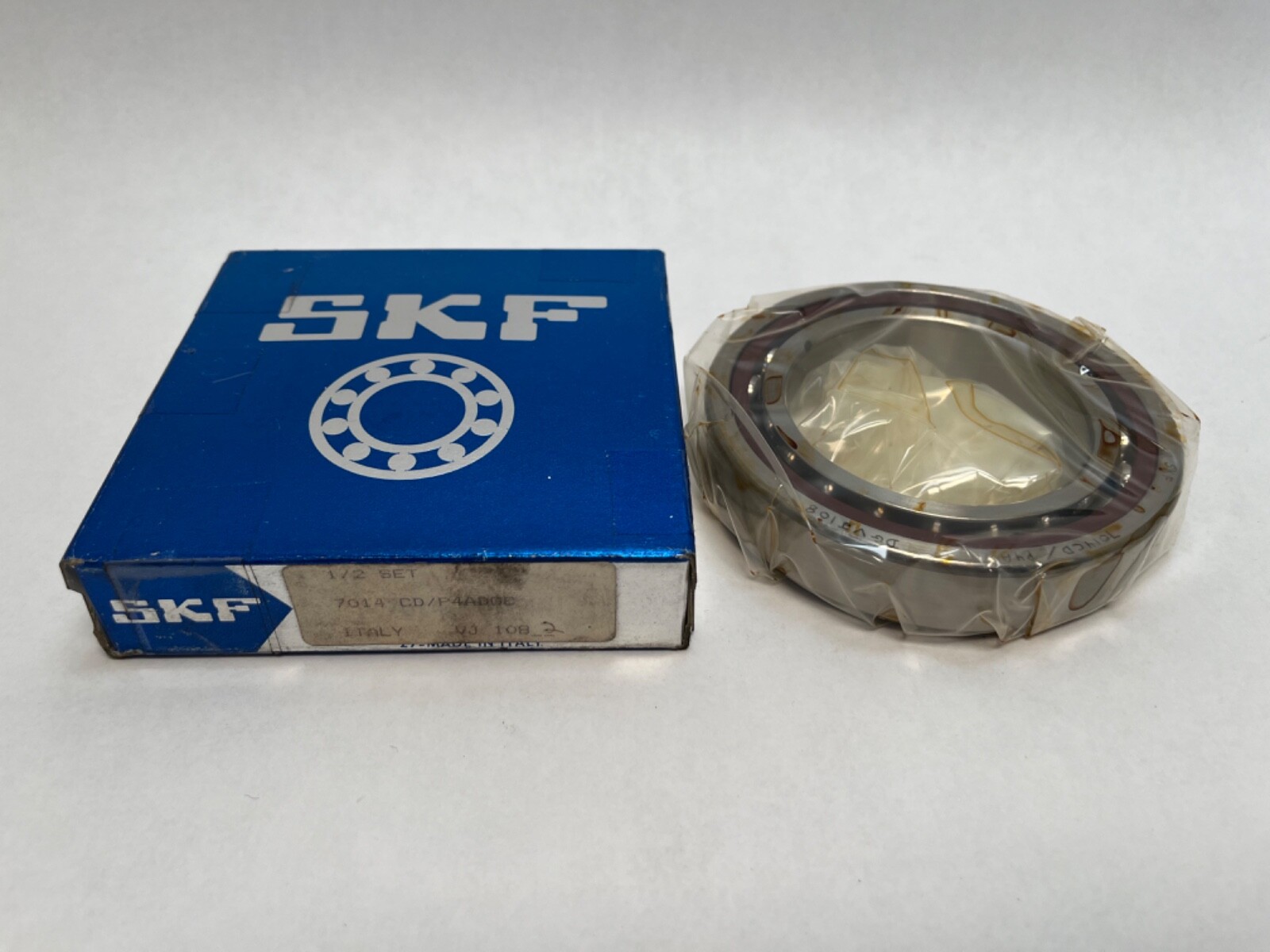 SKF 7014-CDGC/P4A Bearing 70x110x20 mm 7014C 7014-CD-P4A-DGC Italy