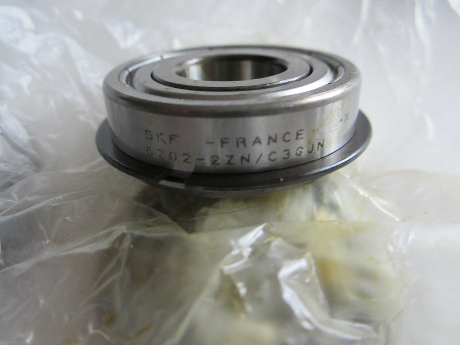 SKF 6202 2ZN/C3GJN BALL BEARING LOT OF 3