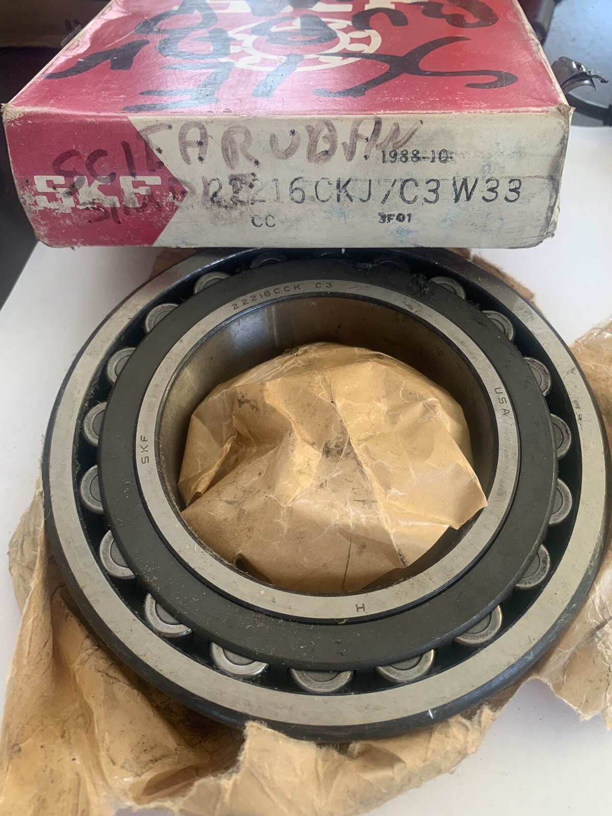 SKF 22216 CKJ/C3/W33 Spherical Roller Bearing 22216CKJ 22216CCK 80x140x33mm