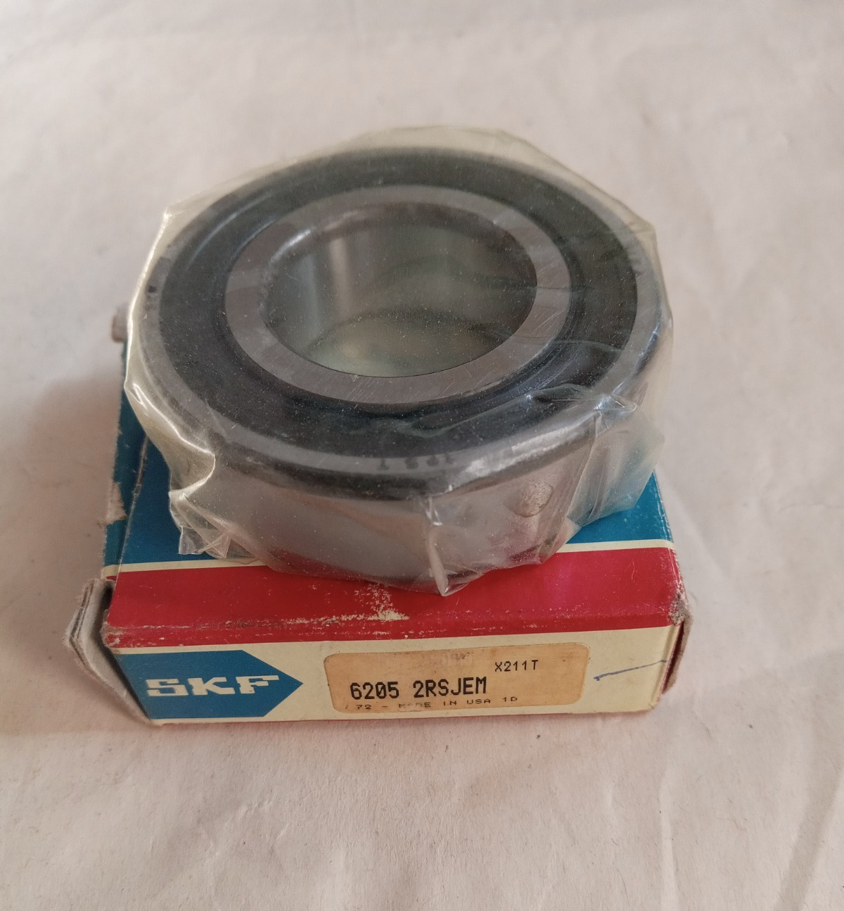 SKF 6205 2RSJEM RADIAL DEEP GROOVE BALL BEARING 25MM X 52MM X 15 MM
