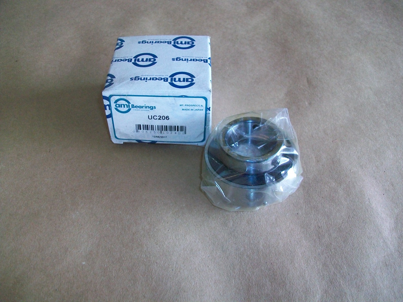 AMI UC206 Insert Bearing 30mm ID 62mm OD w/ set screw NEW