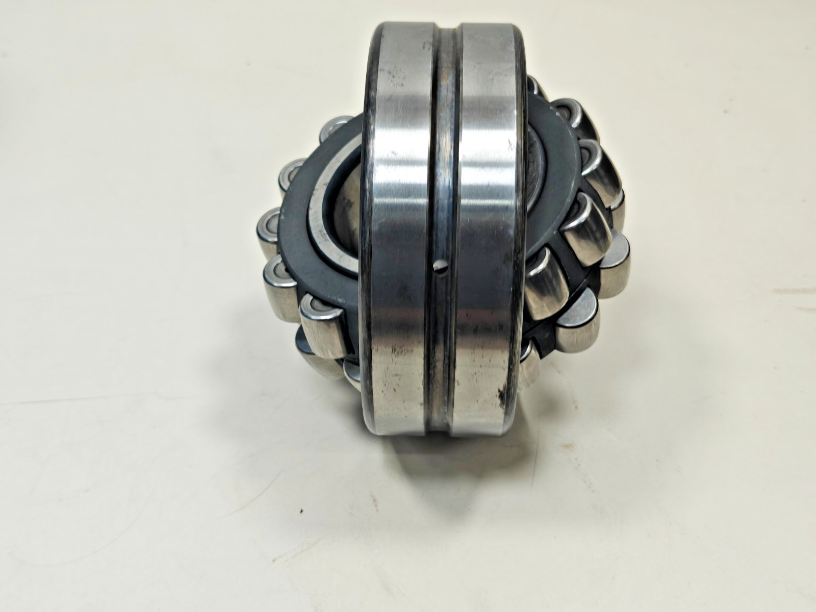 22313 CC/W33 SKF Spherical Roller Bearing 22313CC/W33 Straight Bore 65x140x48mm