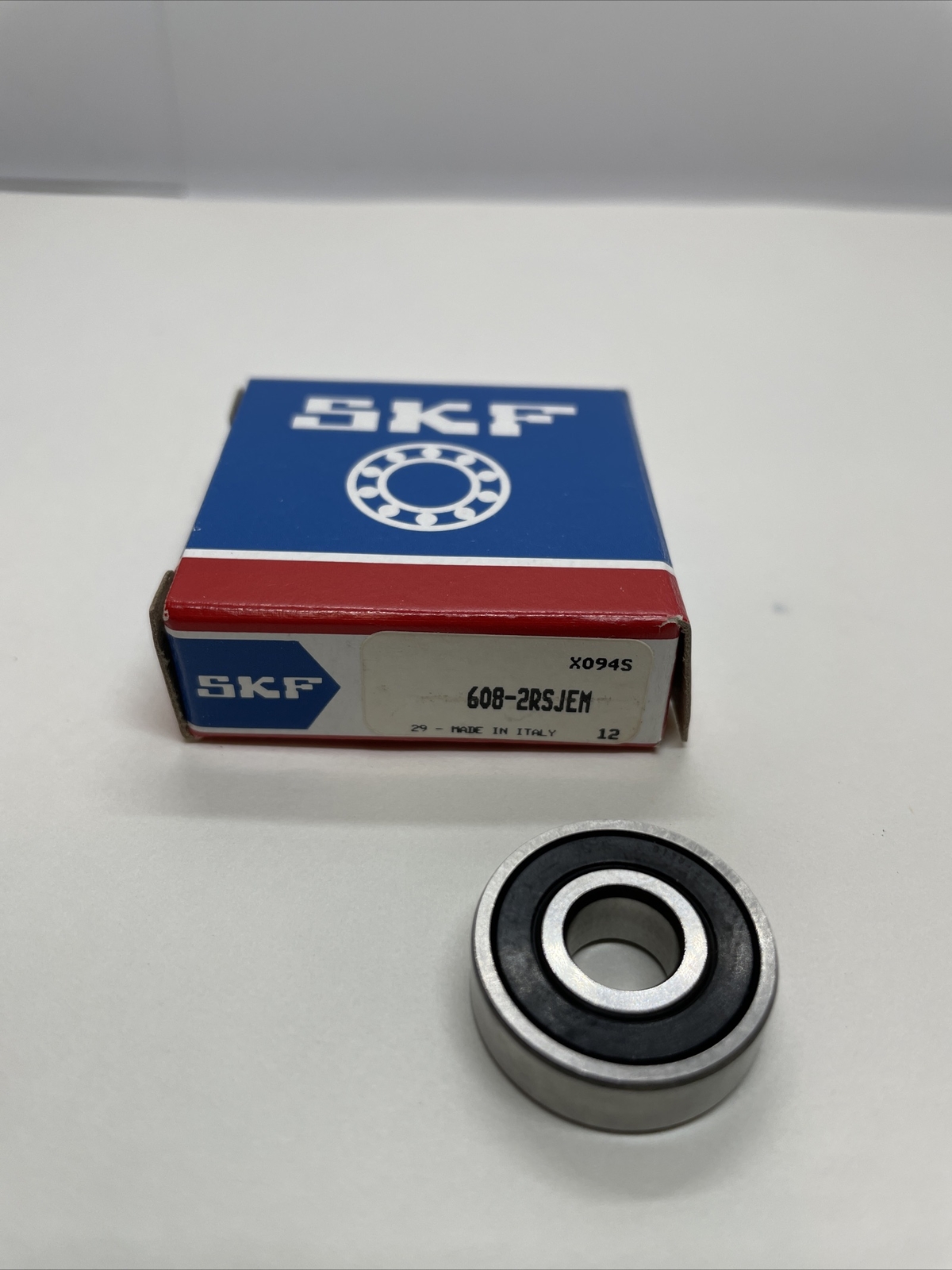 New SKF 608 2RSJEM Deep Groove Ball Bearing