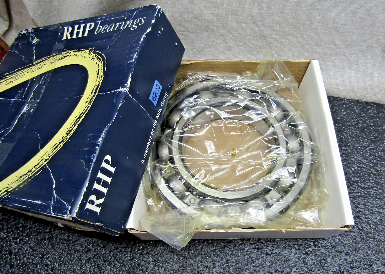 RHP NSK 6220 100mm X 180mm X 34 mm Open Bearing
