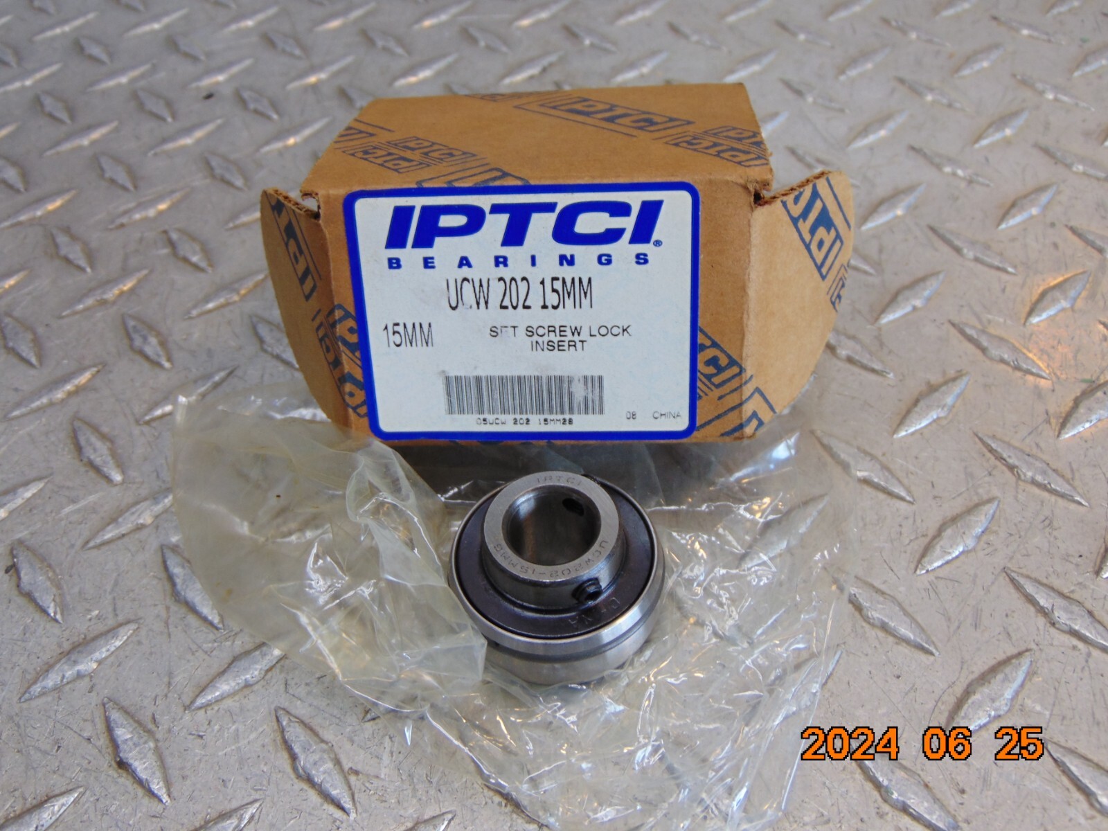 IPTCI UCW 202 15MM BEARING SET SCREW LOCK INSERT – FREE SHIPPING