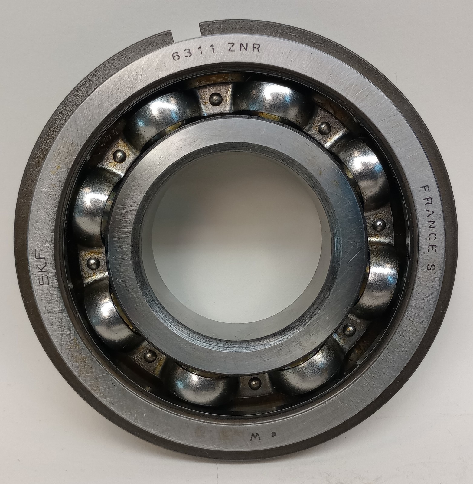 SKF 6311 ZNR Ball Bearing Deep Groove 55mm ID X 120mm OD X 29mm W 6311-ZNR