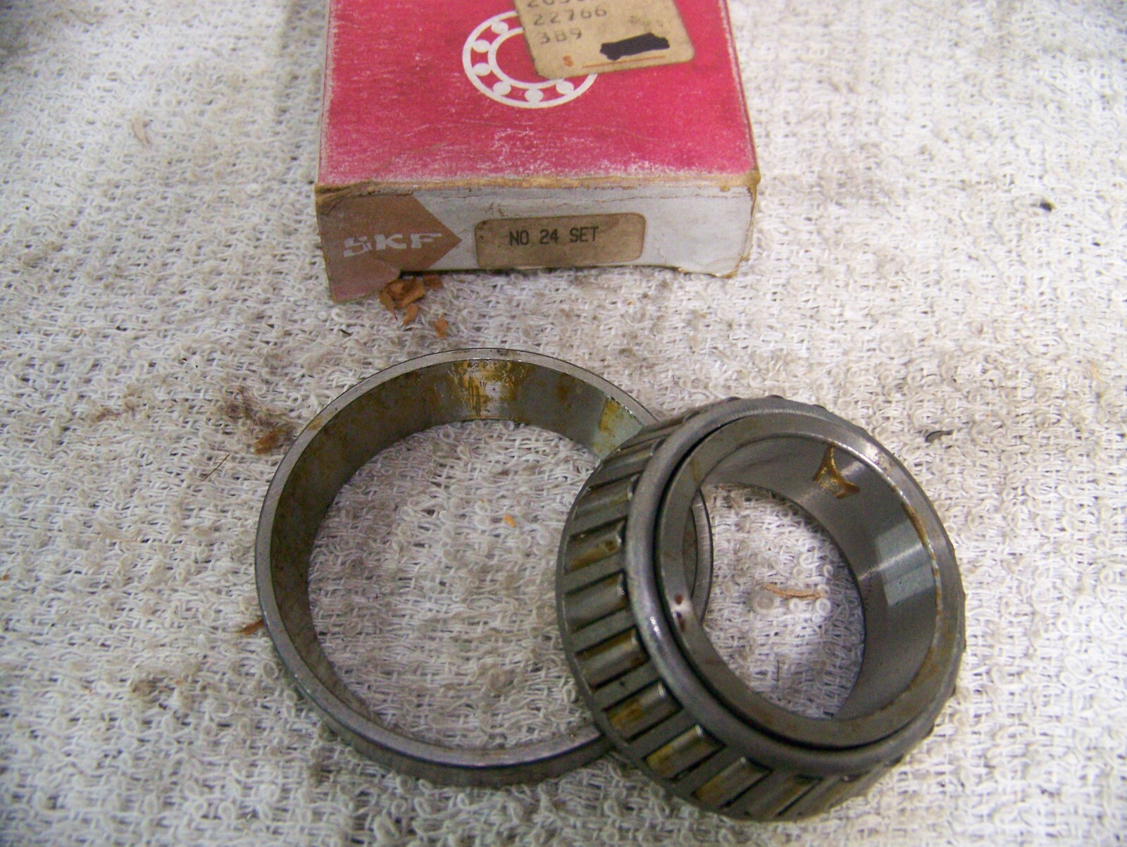 SKF NO 24 SET, TAPERED ROLLER BEARING SET, 4T-JL68145 Cone, 4T-JL68111Z Cup