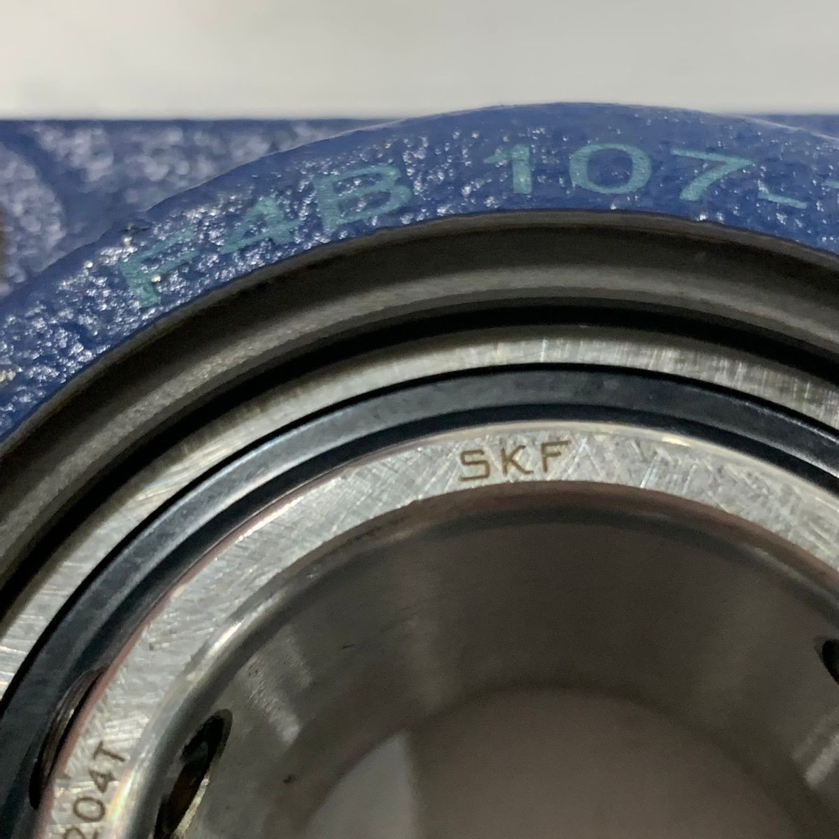 SKF F4B-107-RM156R Square Flanged Ball Bearing, YAT 207-107 Bearing