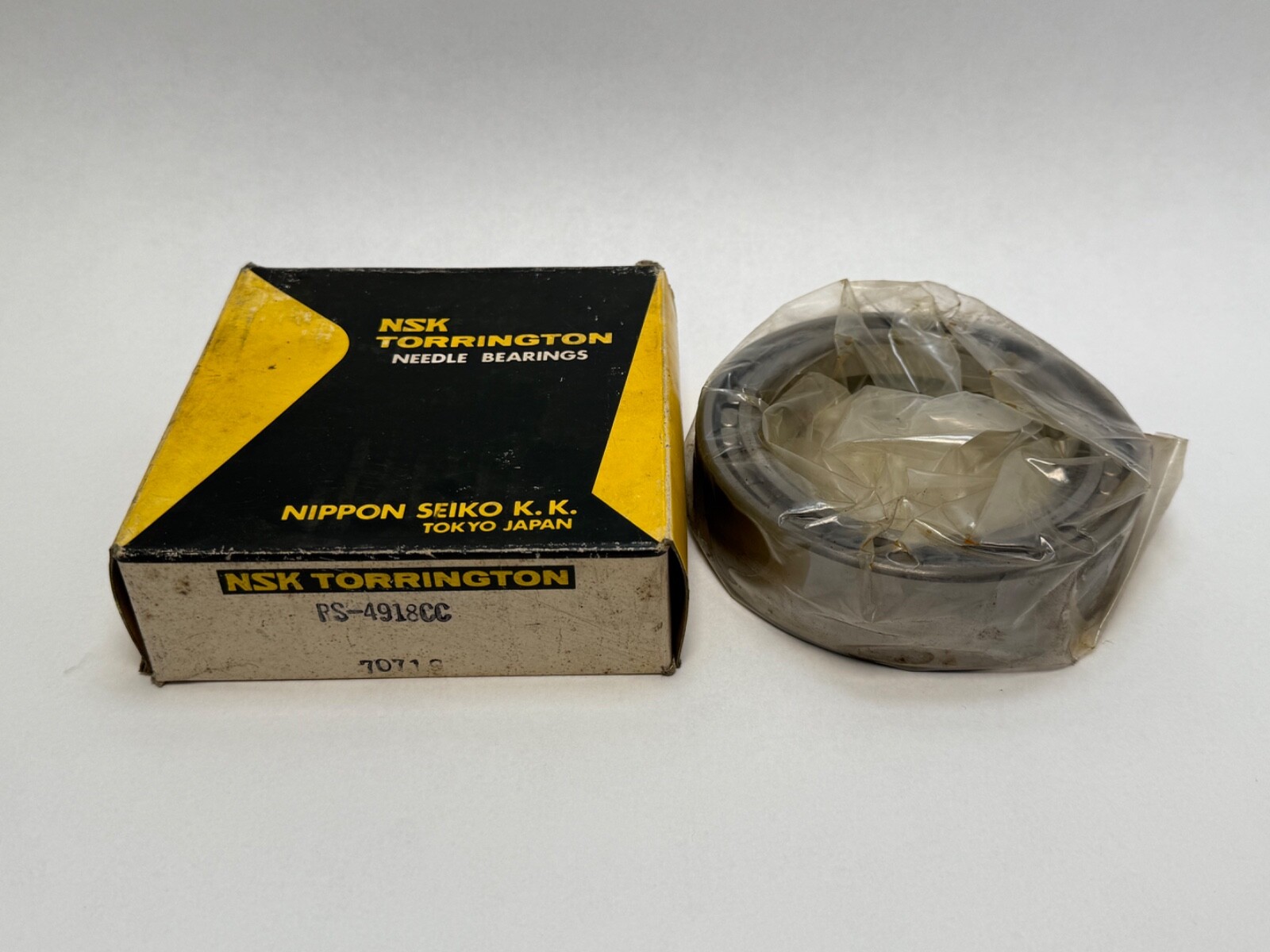 NSK RS4918CC Cylindrical Roller Bearing RS-4918-CC NNC4918CV 90x125x35 mm