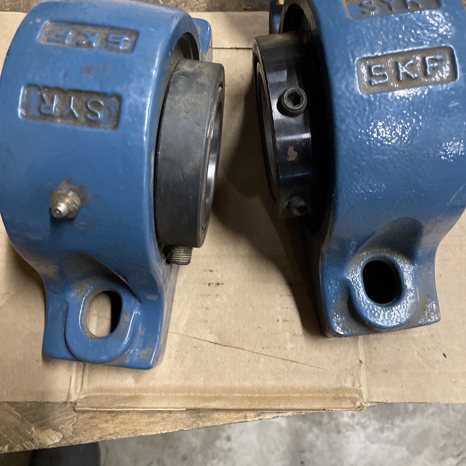 NOS PILOT BLOCK BEARING SET OF 2 SKF SYR 2.7/16 PILOT BEARING