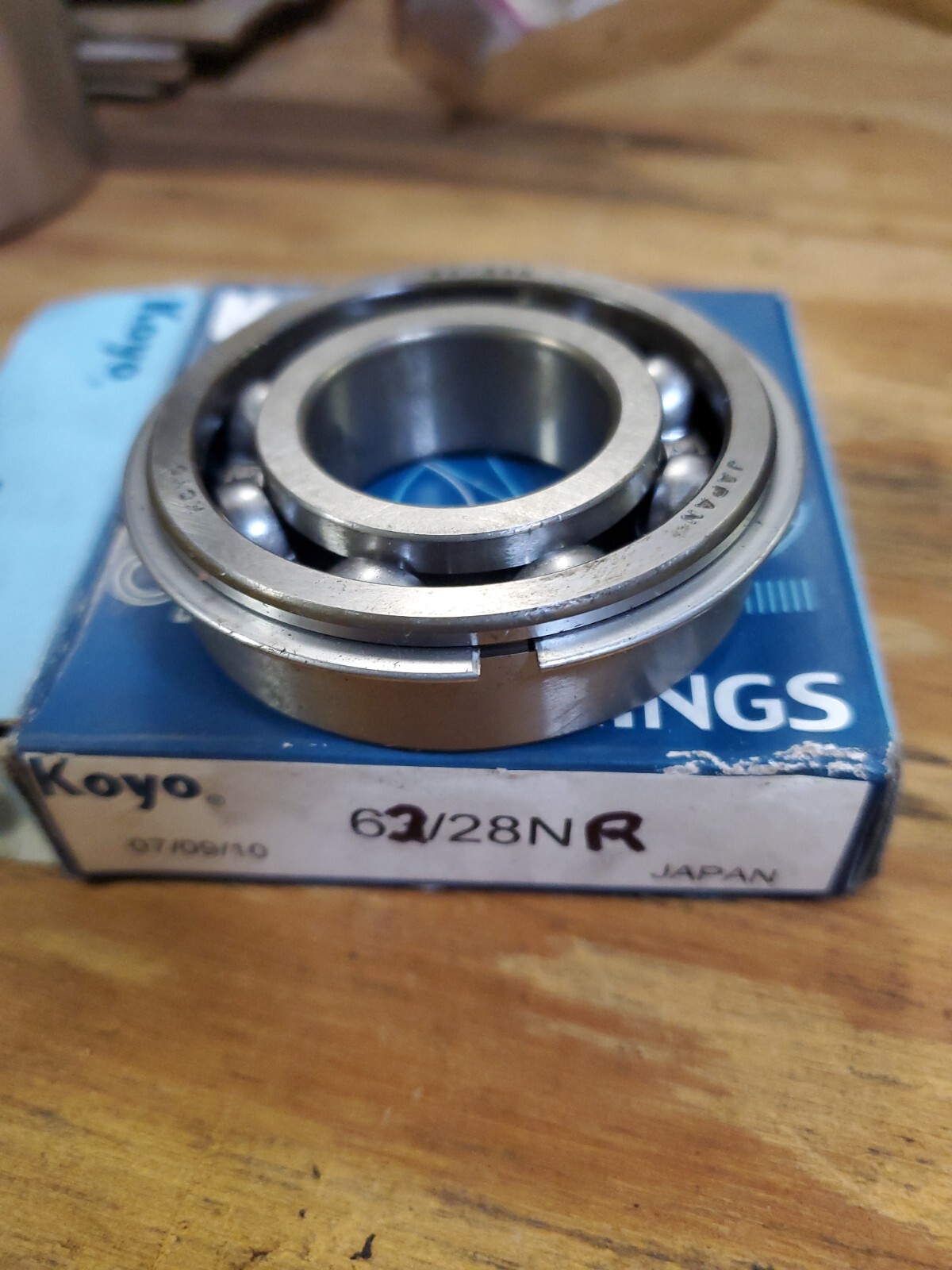 62/28NR Nachi Groved With Ring, Ball Bearing