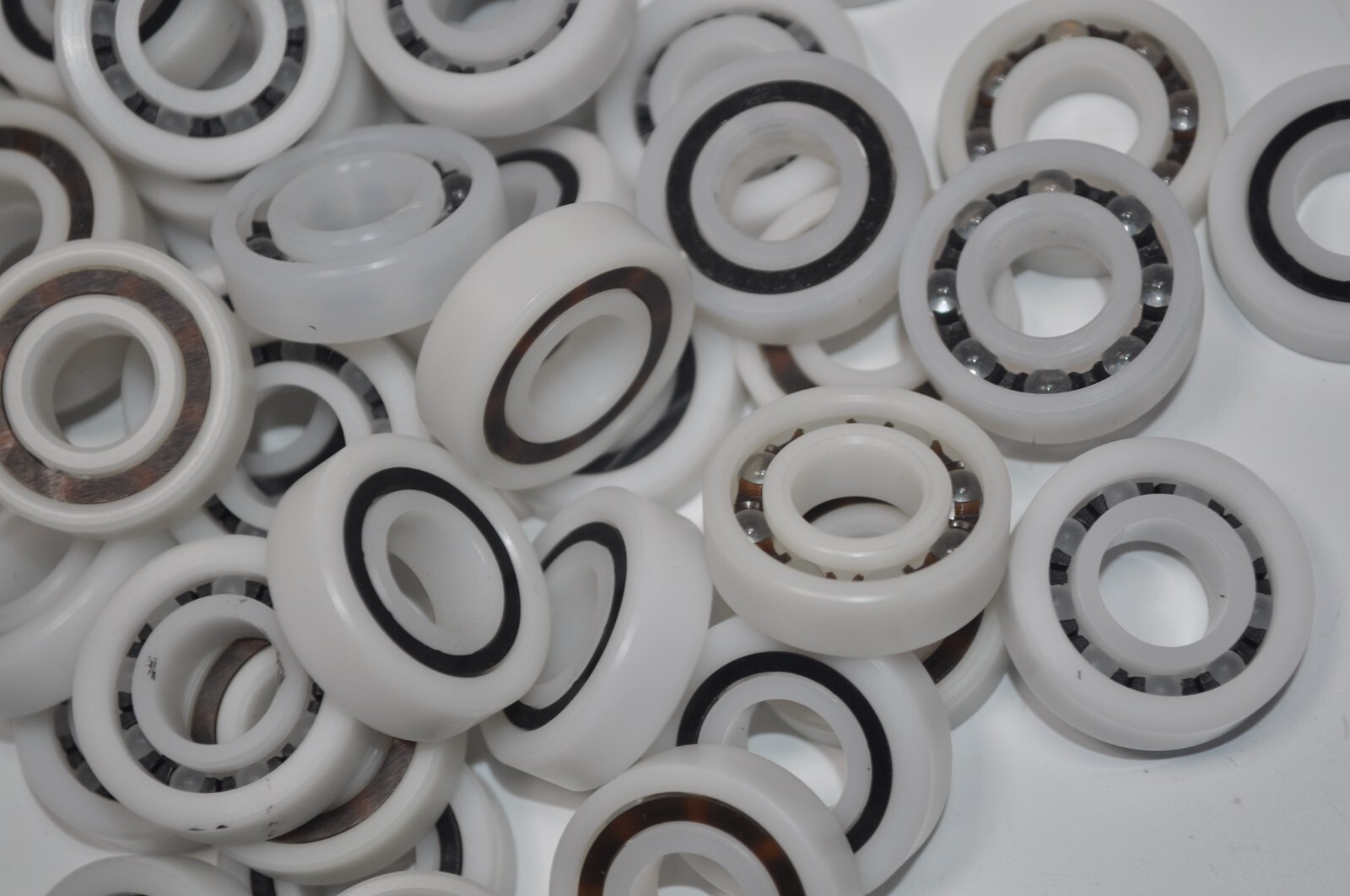 Lot of 50 NEW Ortech 17mm Bore X 35mm OD x 10mm Wide Plastic Radial Ball Bearing