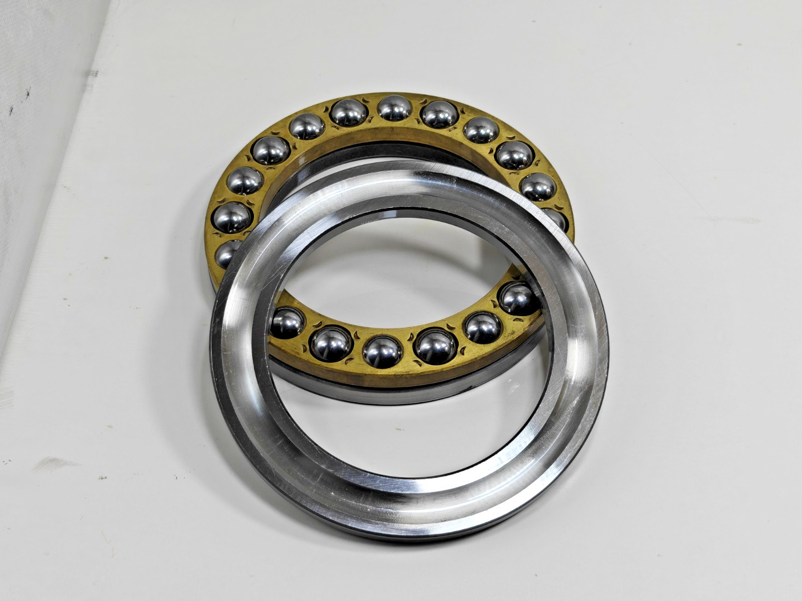 51228M URB Single Direction Thrust Ball Bearing Brass Cage 51228 M 140x200x46mm