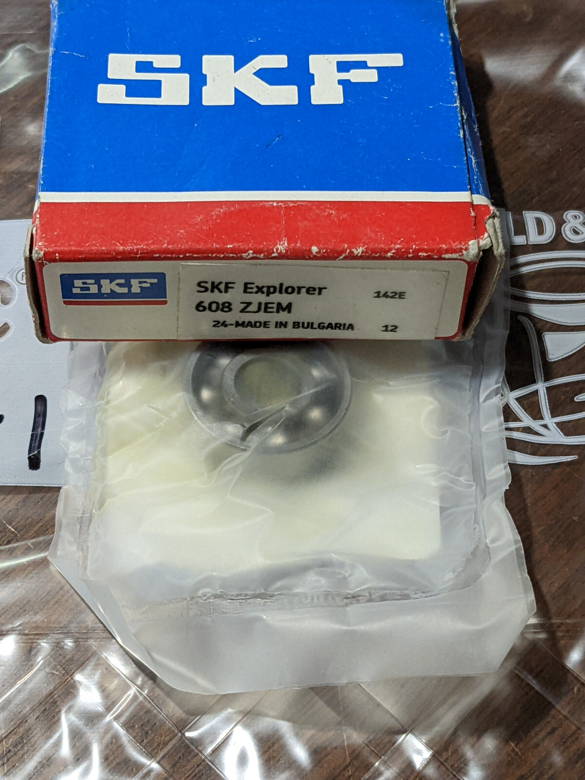 New NIB SKF Explorer Bearing 608 ZJEM 608ZJEM