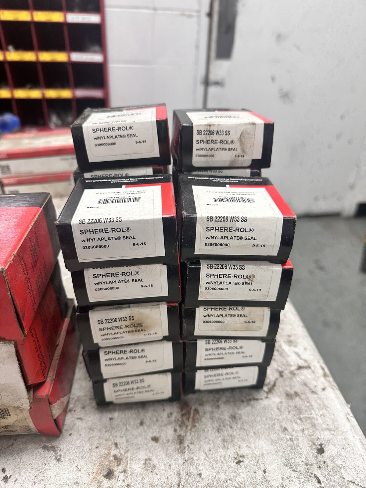 One (1) McGill SB 22206 W33 S Spherical Roller Bearing One Seal 30MM Bore USA