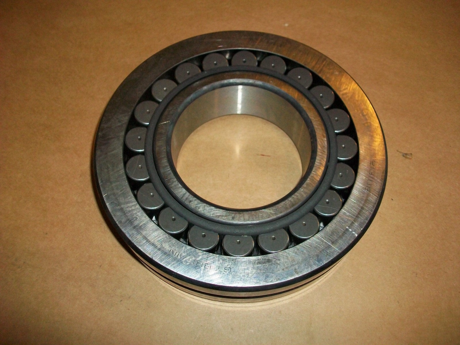 SKF 21318 E SPHERICAL ROLLER BEARING NEW