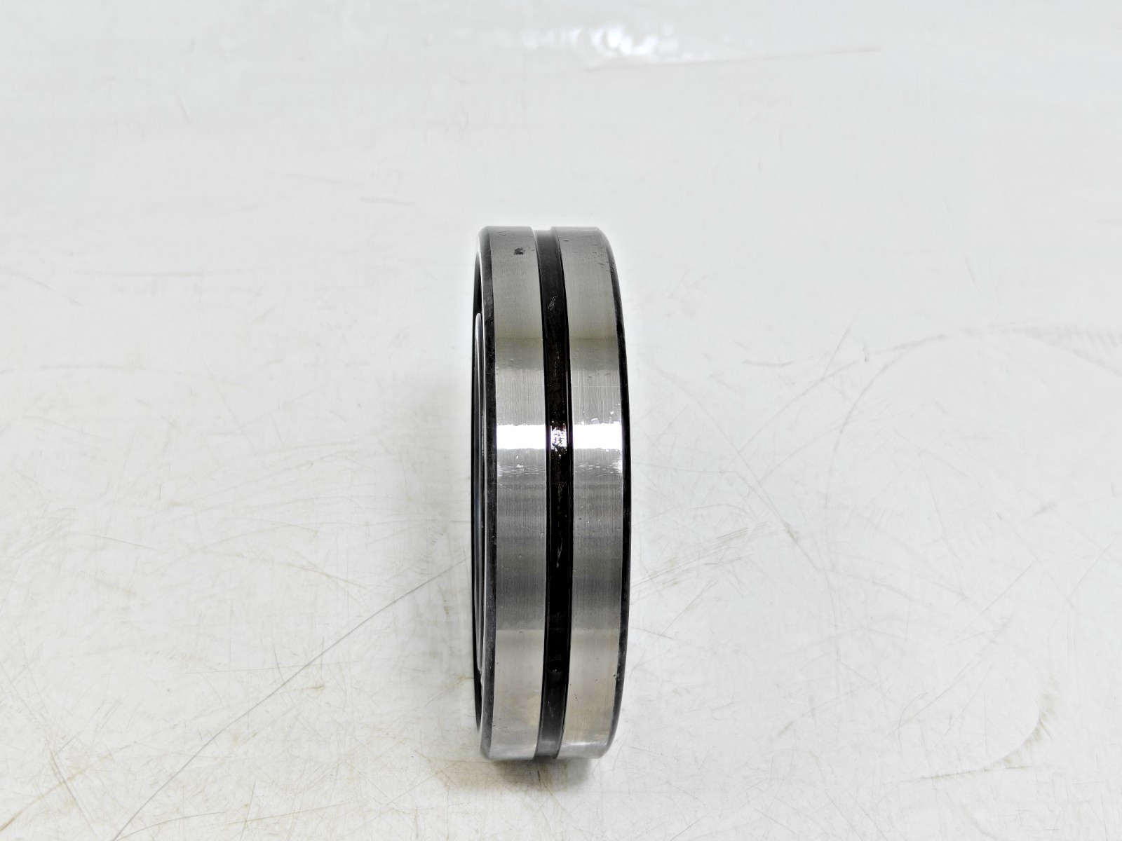 22216 EK SKF Spherical Roller Bearing SKF 22216EK W33 Tapered Bore 22216K