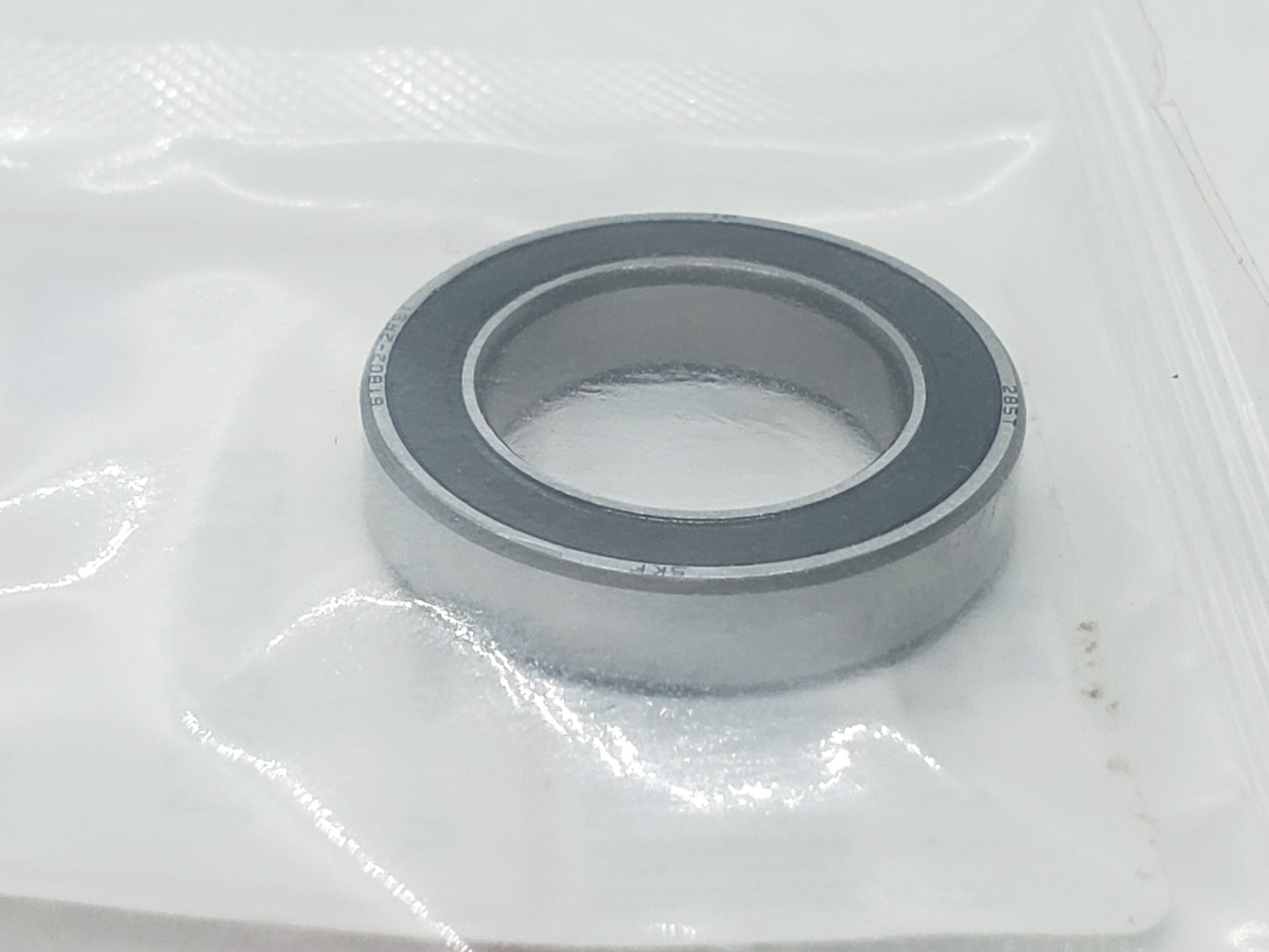 SKF 61802-2RS1 DEEP GROOVE BALL BEARING, NIB