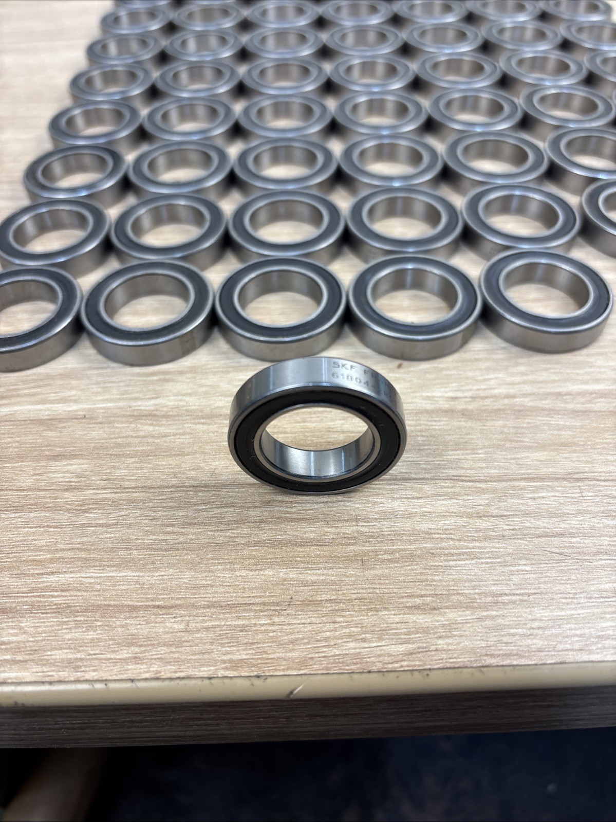 65pc SKF 61804-2RS1 Deep Groove Ball Bearings 20x32x7 mm 6804-2RS New No Package