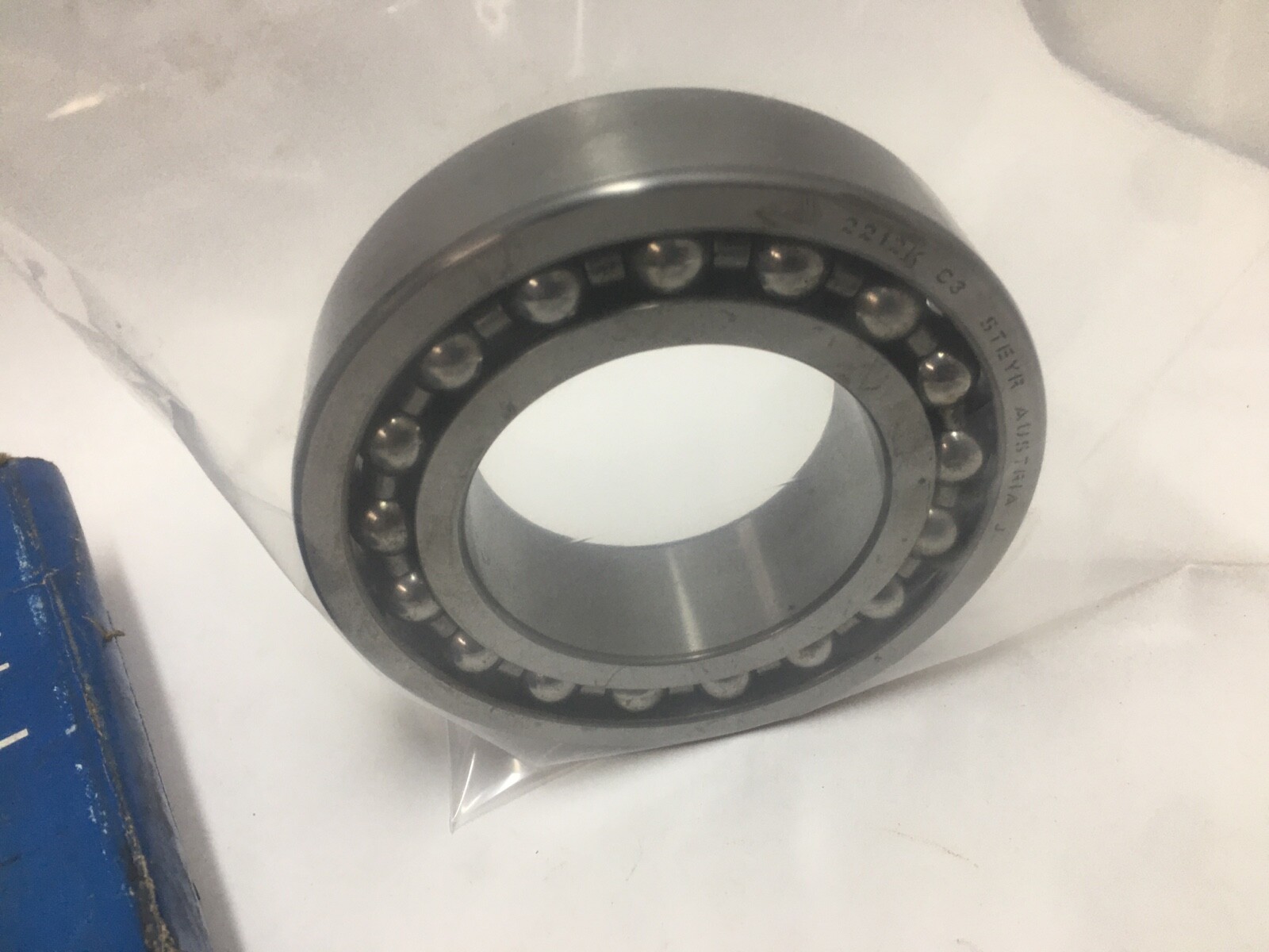 STEYR 2212KC3 Self Aligning Bearing 60x110x28 mm 2212 K C3 2212K C3
