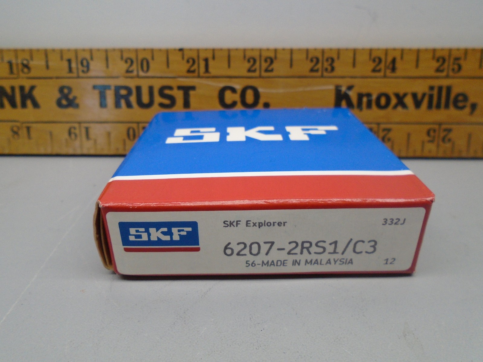 New old Stock 6207-2RS1/C3 SKF Bearing N189