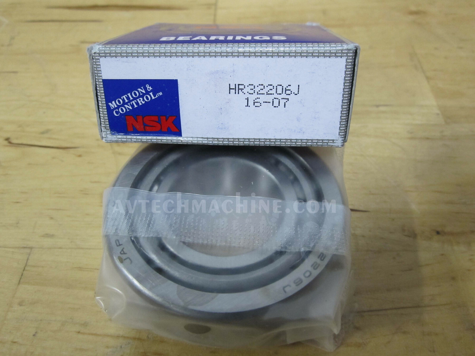 HR32206J NSK Taper Roller Bearing Cone & Cup Set