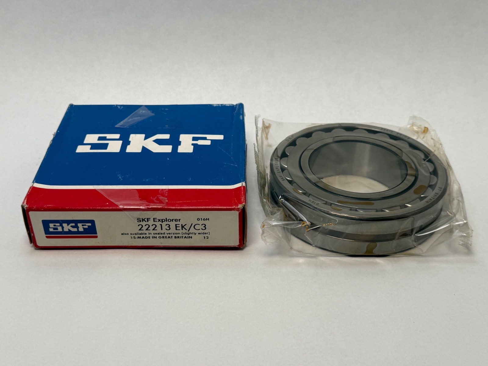 NEW SKF 22213 EK spherical roller bearings 1PCS #DC