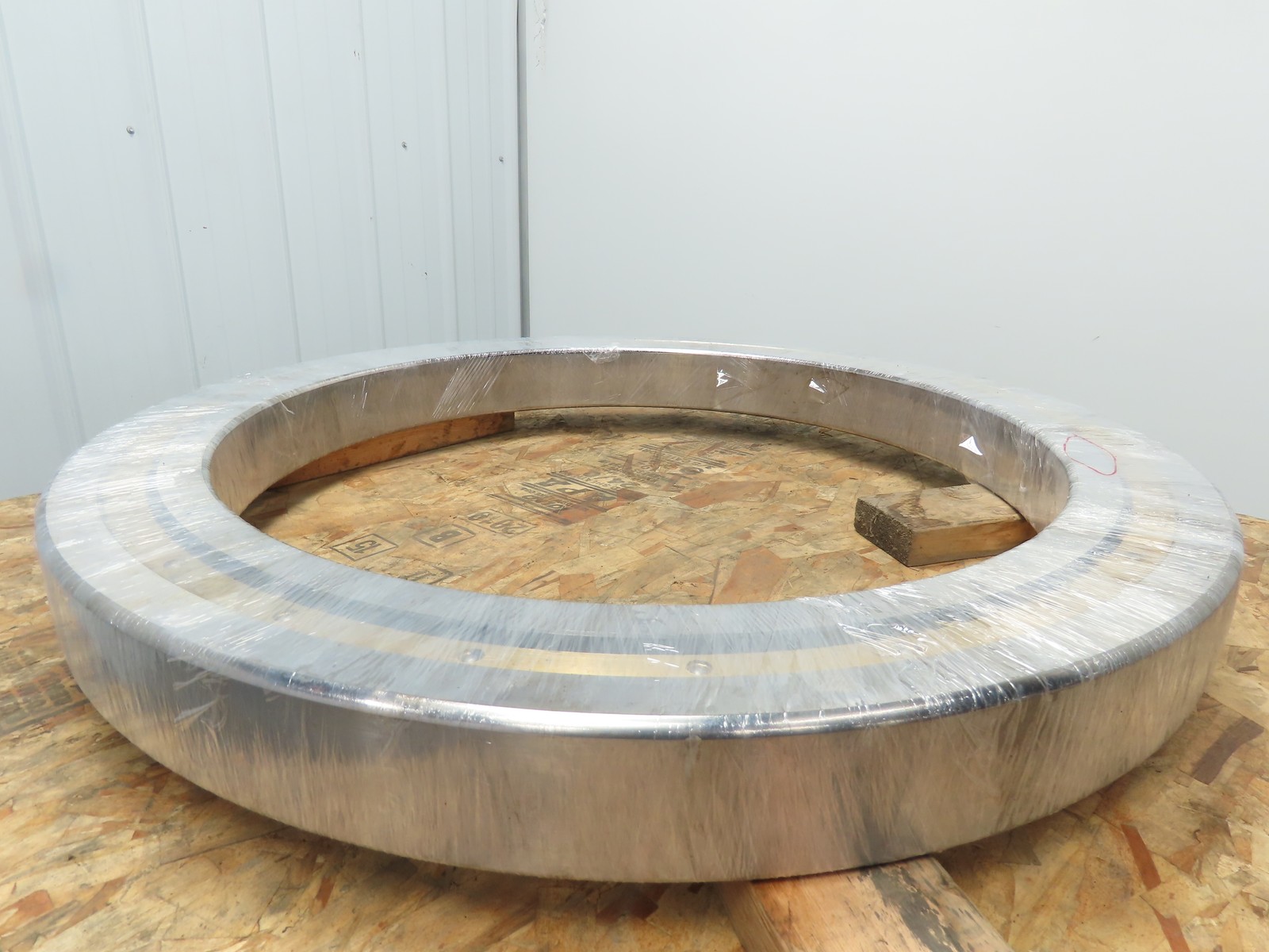 Scheerer 10221-BIC Cylindrical Roller Bearing w/Inner Race 36″ OD 28″ ID 3.25″ W