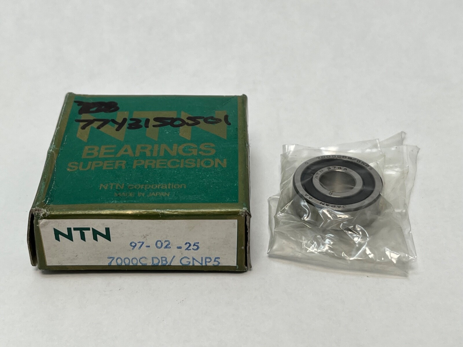 NTN 7000CDBGNP5-1/2PR Angular Bearing 10x26x8 mm 7000C 7000-C-DB-GN-P5 Japan