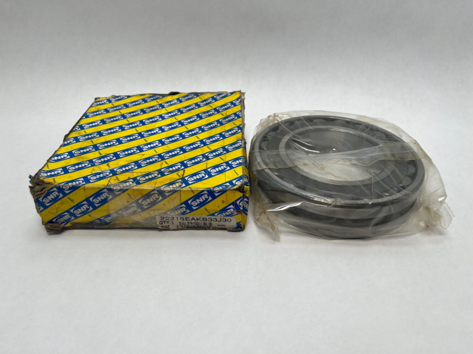 SNR 22216EAKB33J30 Bearing 80x140x33 mm 22216E 22216 EA K W33/B33 C3/J30 France