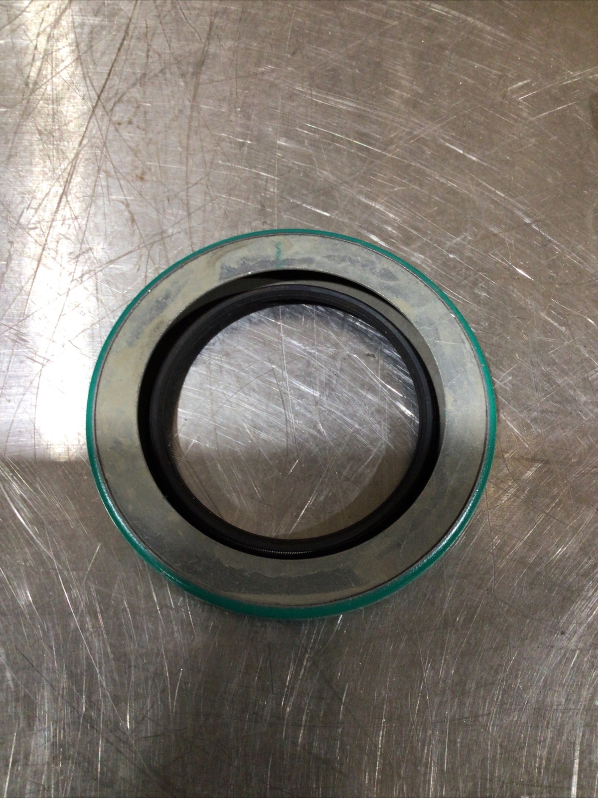 1PC SKF 17557 rotary seal Nos