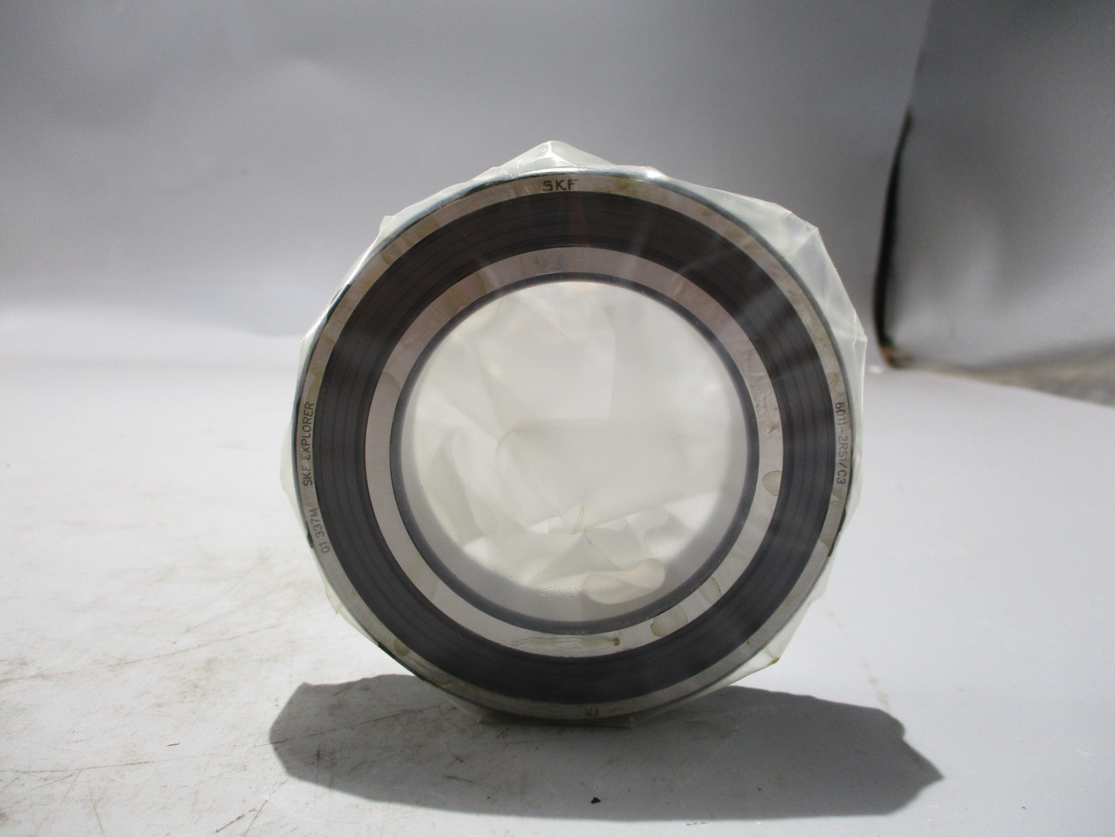 NEW SKF 6011-2RS1/C3 SEALED BALL BEARING