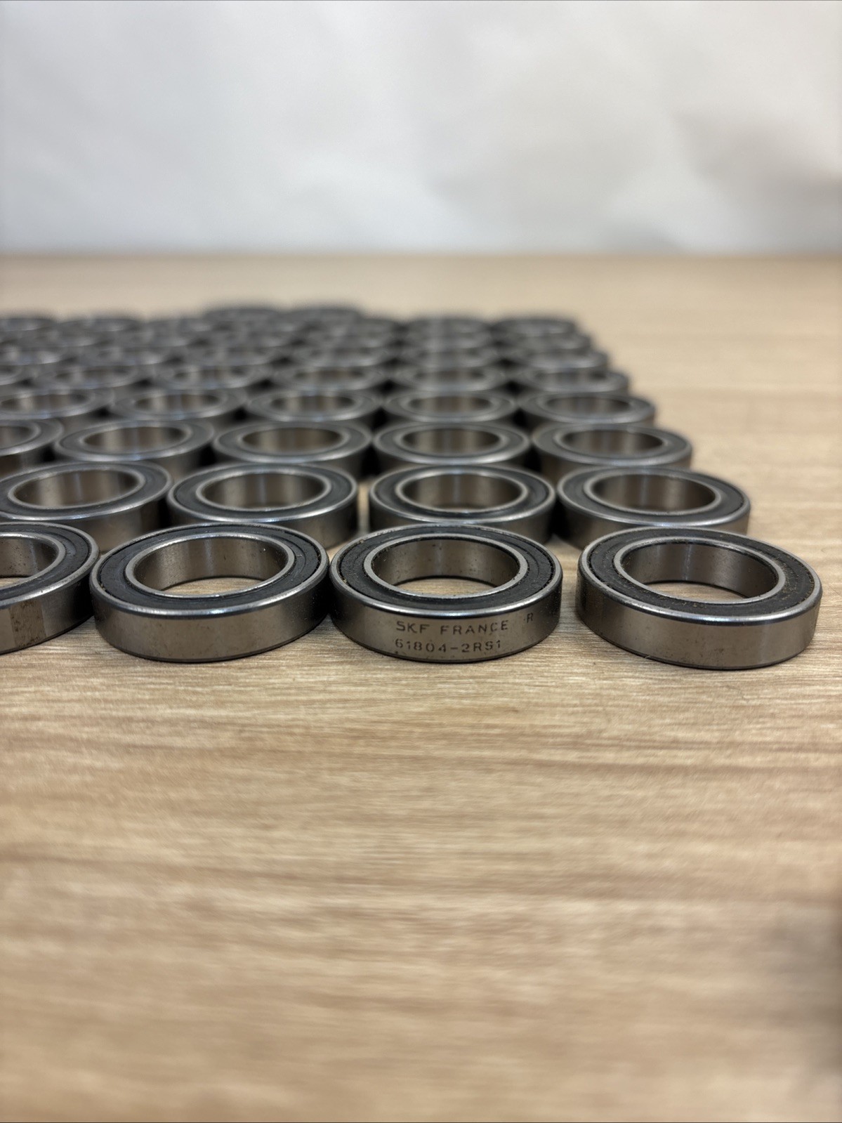 65pc SKF 61804-2RS1 Deep Groove Ball Bearings 20x32x7 mm 6804-2RS New No Package