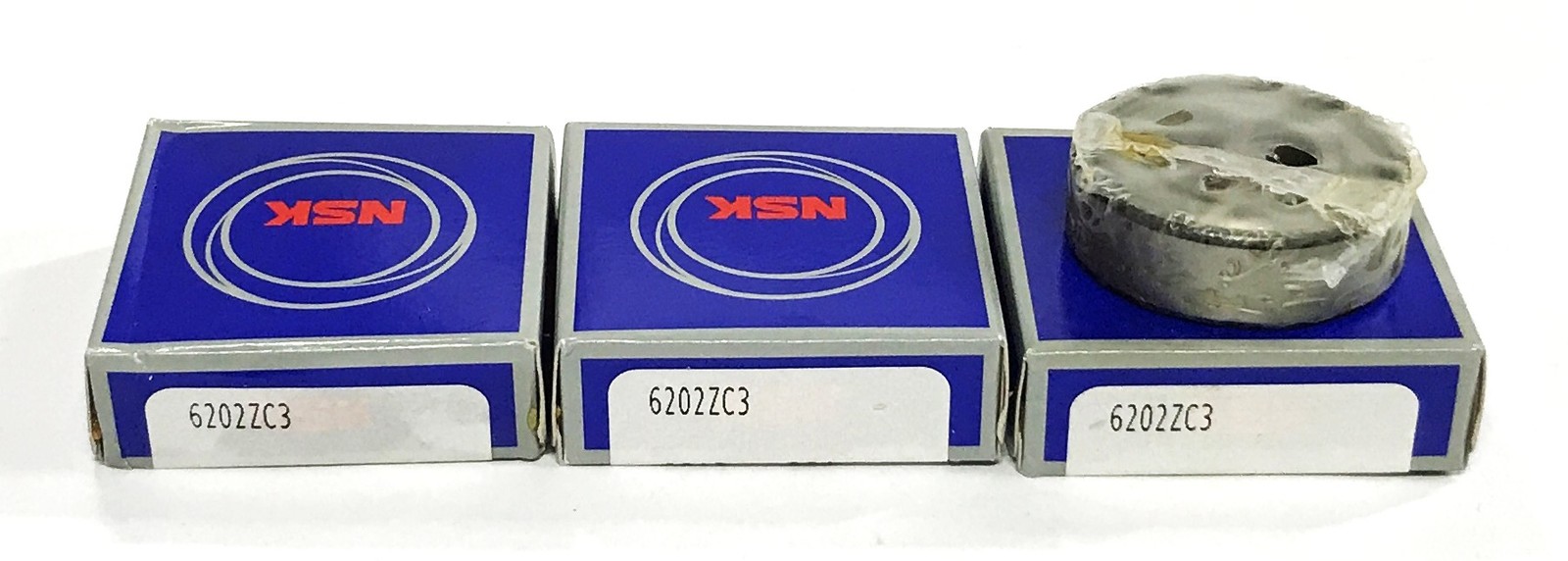 NSK Single Row Ball Bearing 6202ZC3 [Lot of 3] NOS