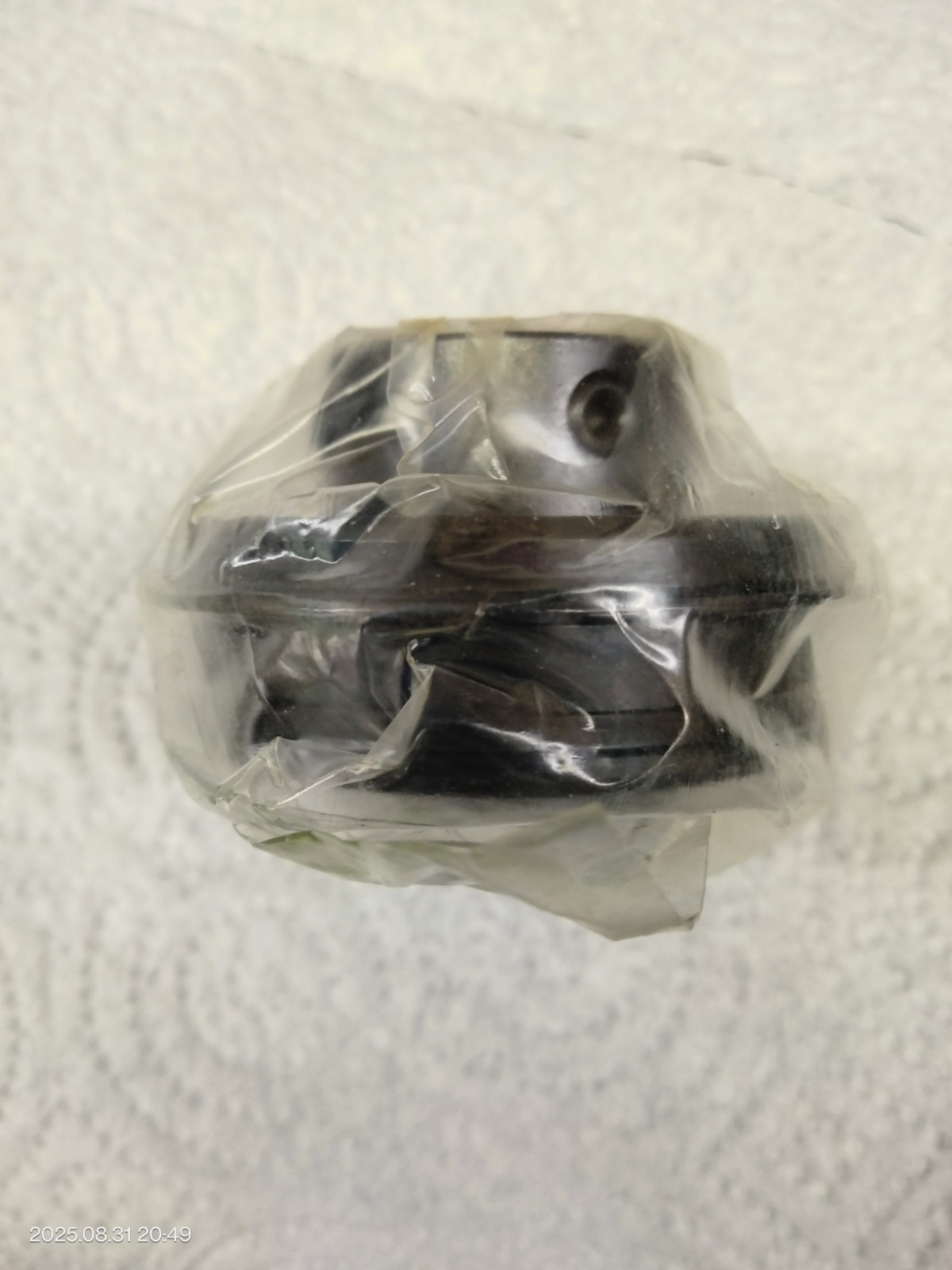 Timken ER10 bearing with snap ring – FACTORY NEW 5/8 id