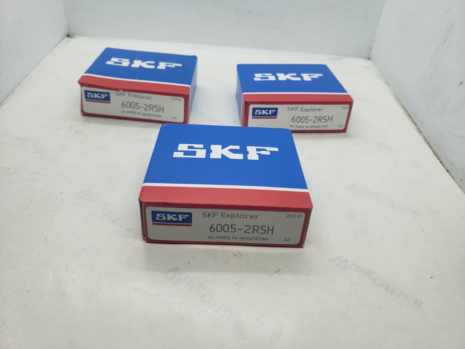 SKF 6005-2RSH DEEP GROOVE BALL BEARING 25x47x12mm, LOT OF 3, NIB