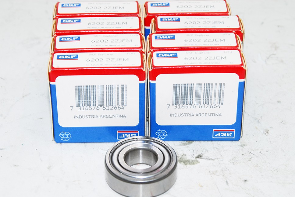 SKF 6202-ZZ 2ZJEM Bearings, 8 Pack of New Sealed Packages, Size: 15x35x11 mm