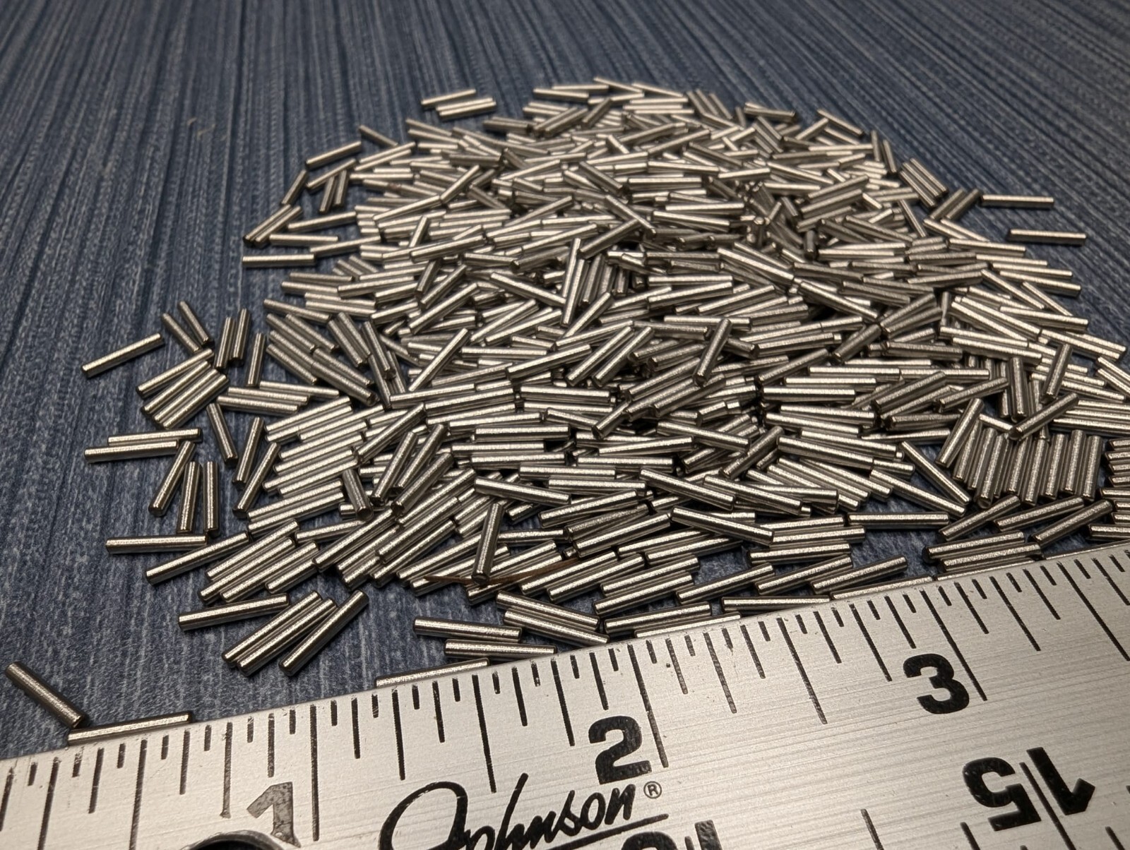 Lot of 1000 = 9.5mm x 1.5mm Needle Roller Bearings 52100 Steel