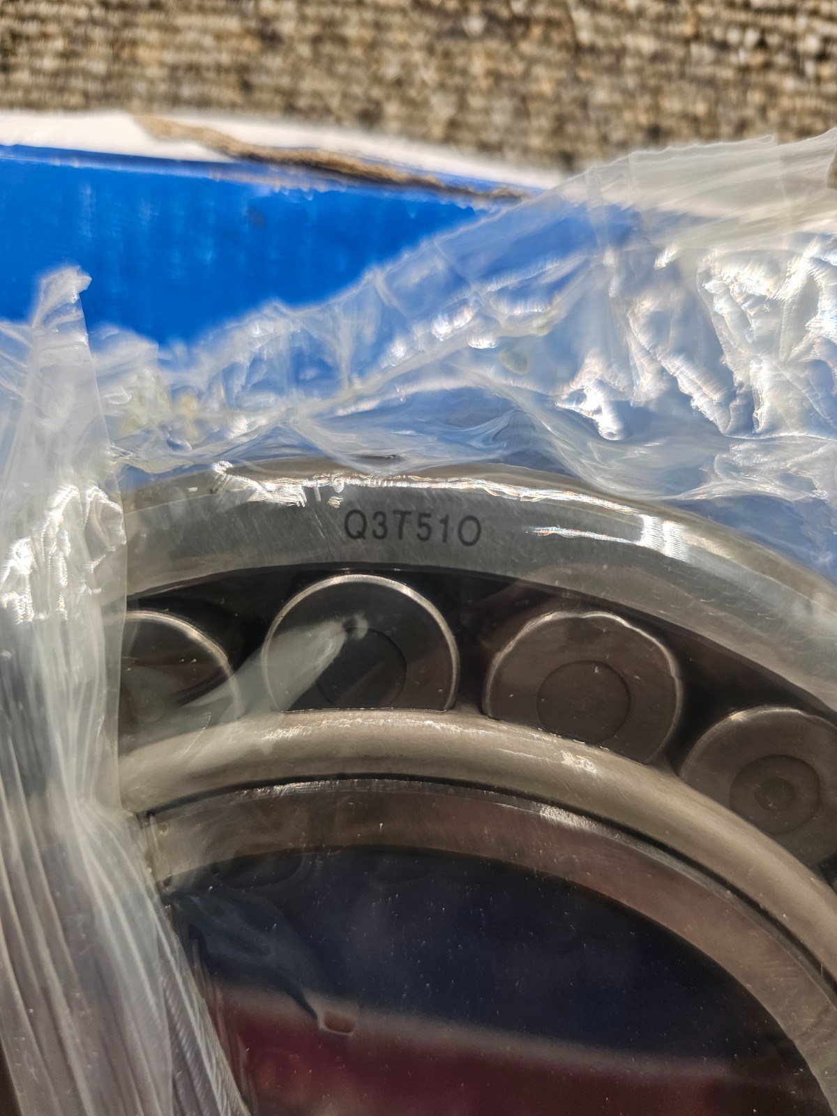 SKF 22218 EK/C3 Double-Row Spherical Roller Bearing 3-1/2″ Bore x 6-1/4″ OD