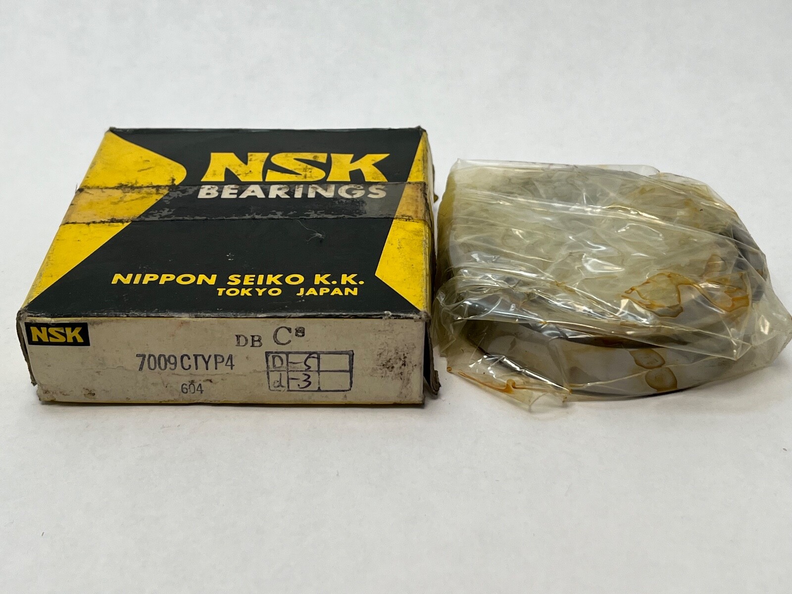 NSK 7009CTYP4 Bearing 45x75x16 mm 7009C 7009 C TY DB C8 P4 Japan