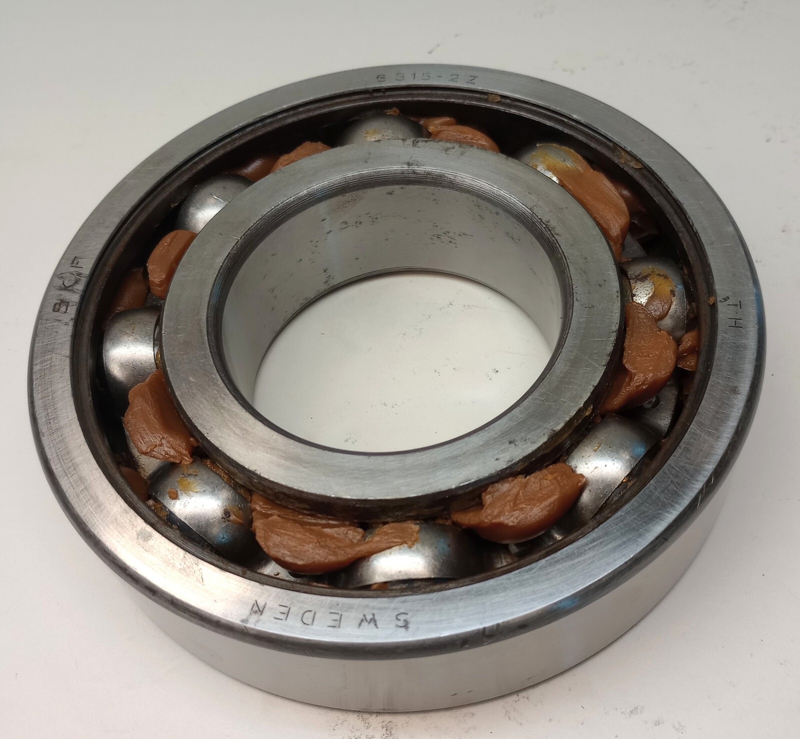 SKF 6315-2Z Ball Bearing Deep Groove 75mm ID X 160mm OD X 37mm W