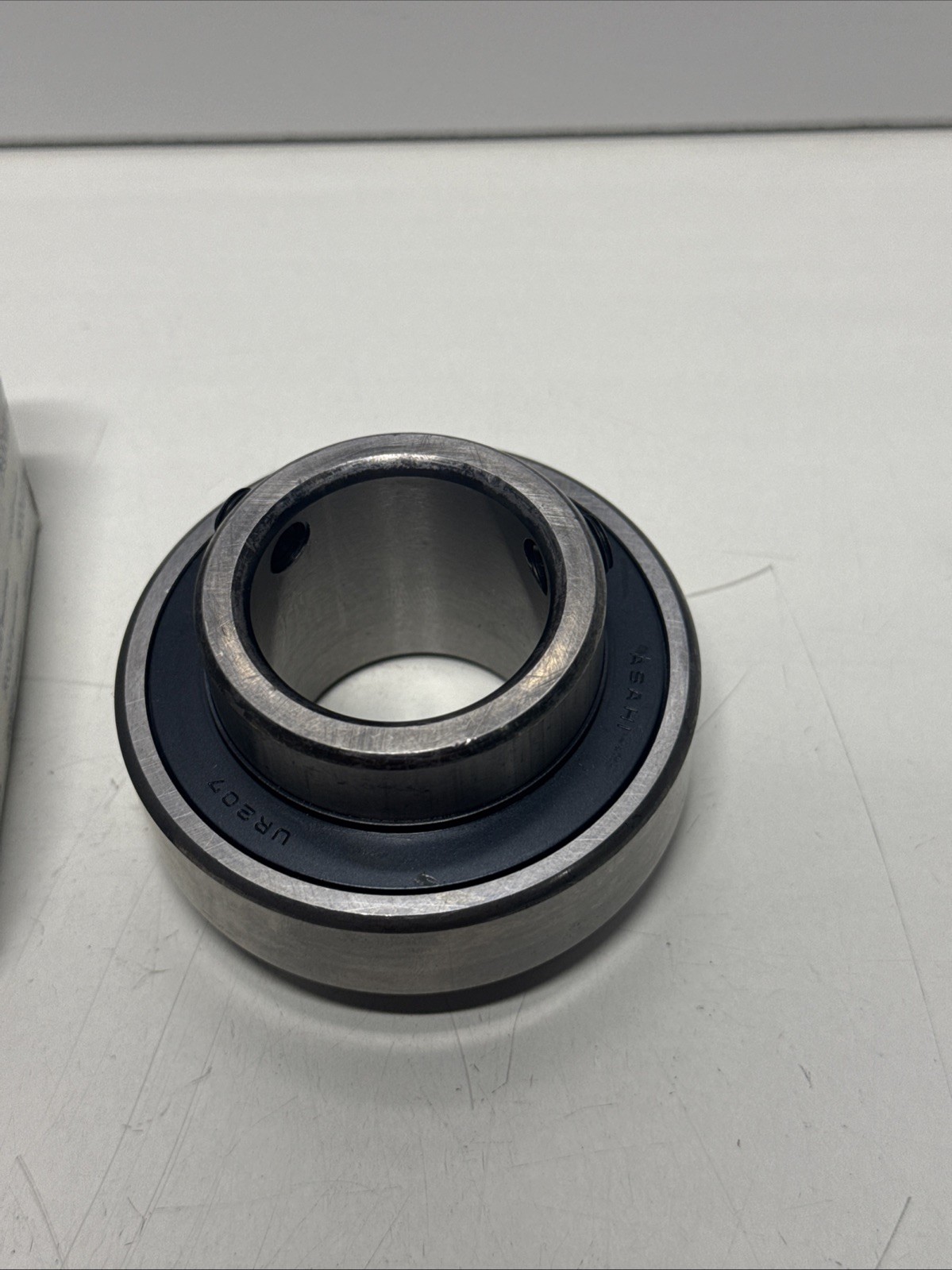 AMI UR207-20FS Ball Insert Bearing Cylindrical Bore 1-1/4″ ID Standard Duty