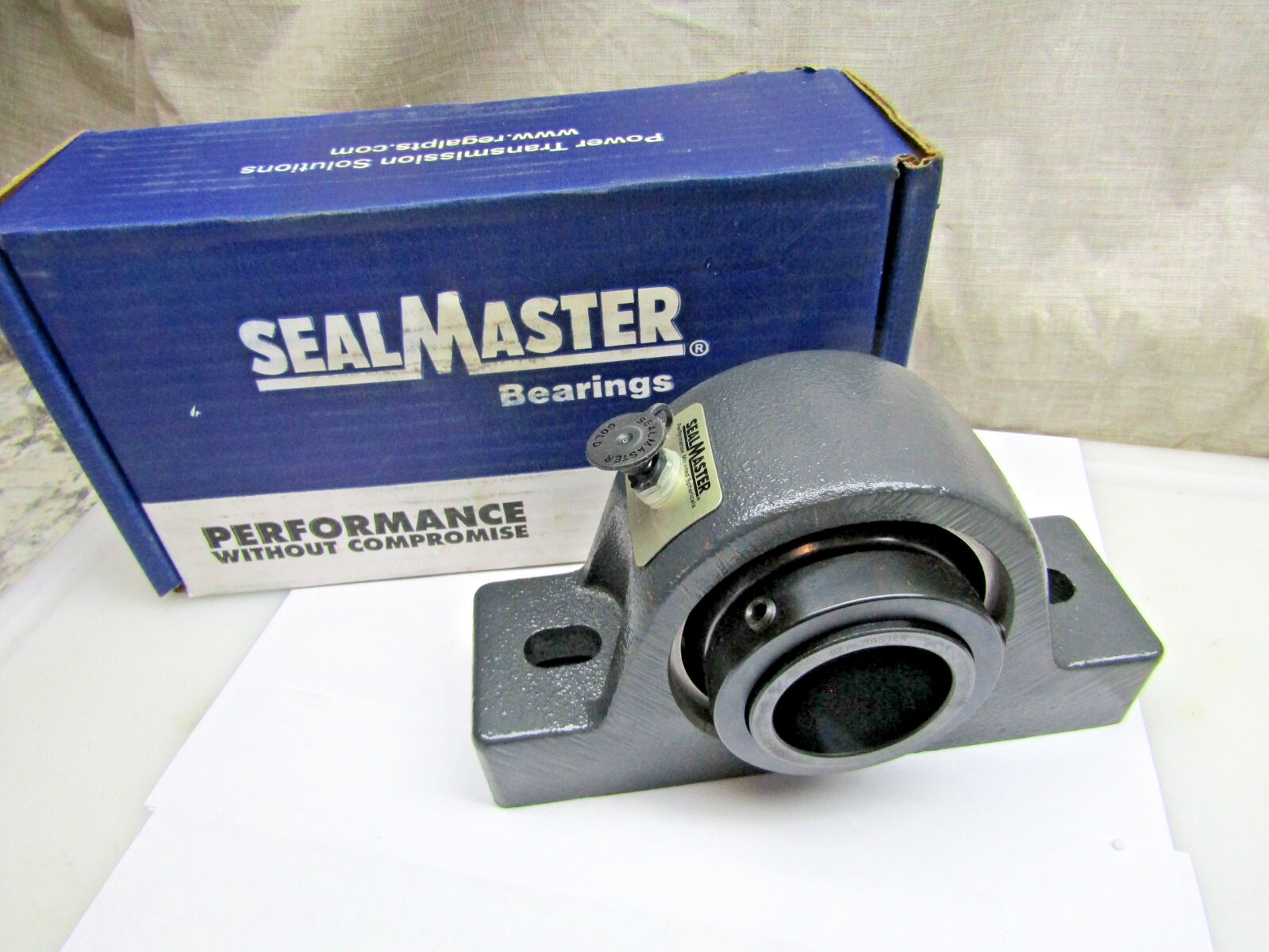 Sealmaster USRB5000E-111 1-11/16″ Roller Bearing Pillow Block Bearing