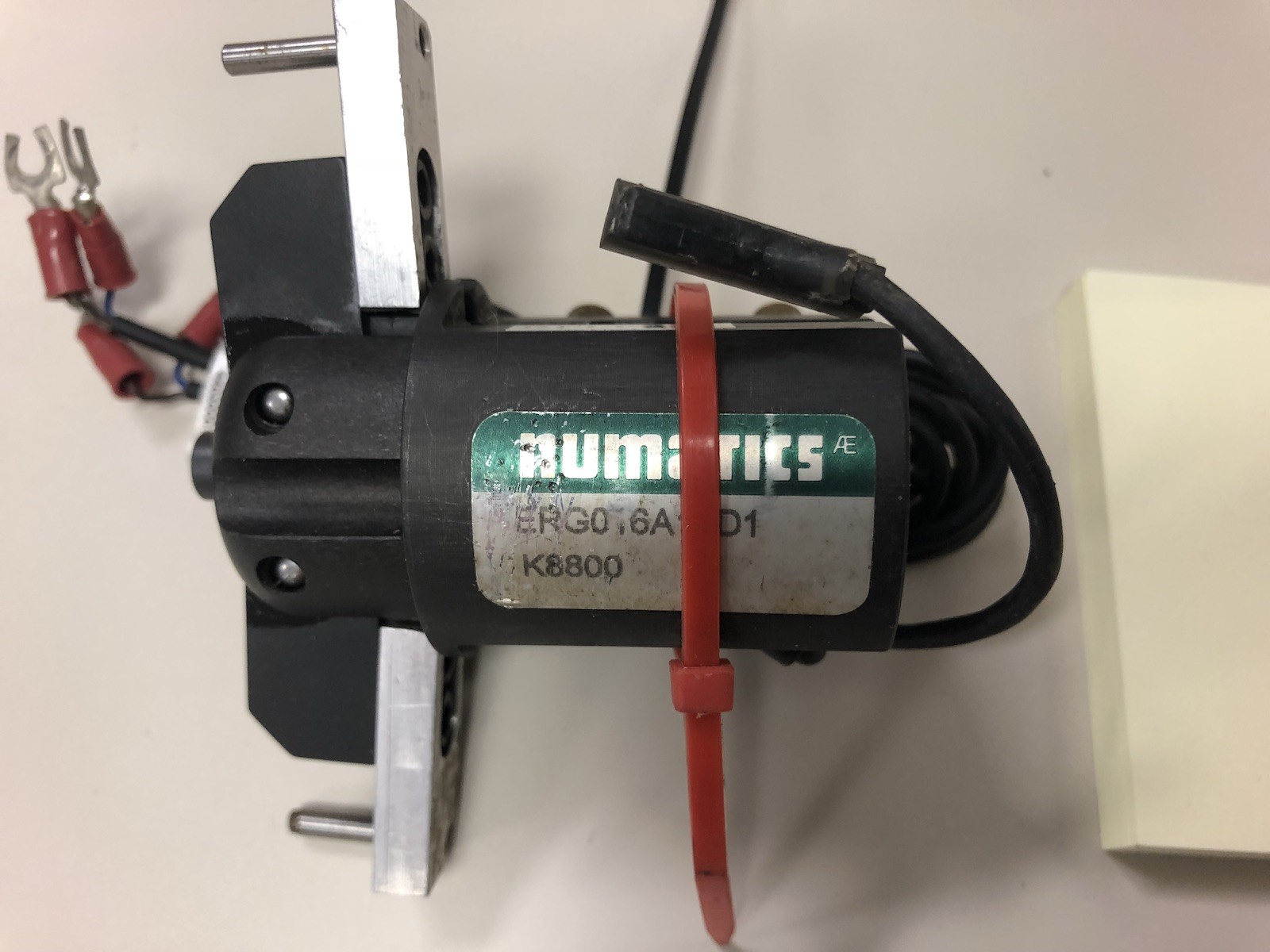 ERG016A16D1 NUMATICS EURO-SERIES GRIPPER K8800 MAX 8 BAR MAX 116 PSI SHIPSAMEDAY