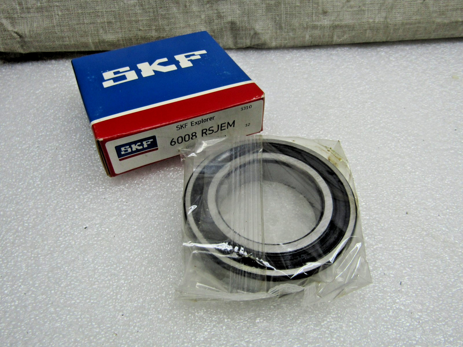 SKF 6008-RS JEM 40mm X 68mm X 15 mm Bearing with Seal on One Side