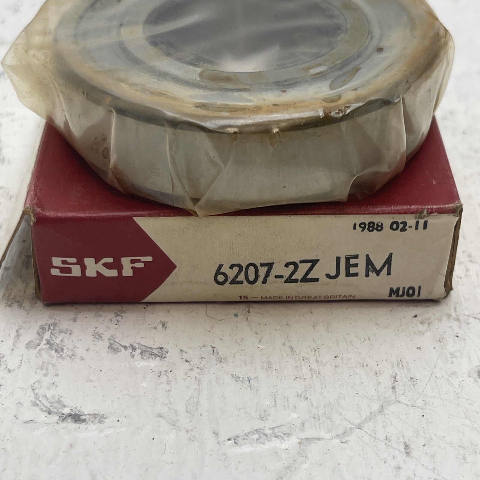 SKF 6207-2Z JEM 35mm X 72mm X 17mm, Metal Shielded Bearing